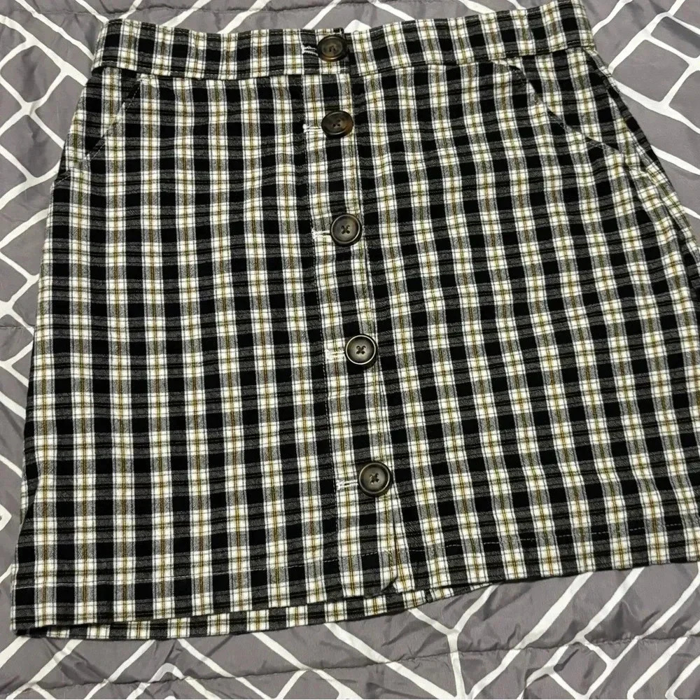 Hollister plaid mini skirt Medium